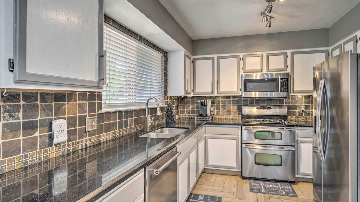 Milwood House | Austin House w/Private Yard - 15 Mi to Downtown!