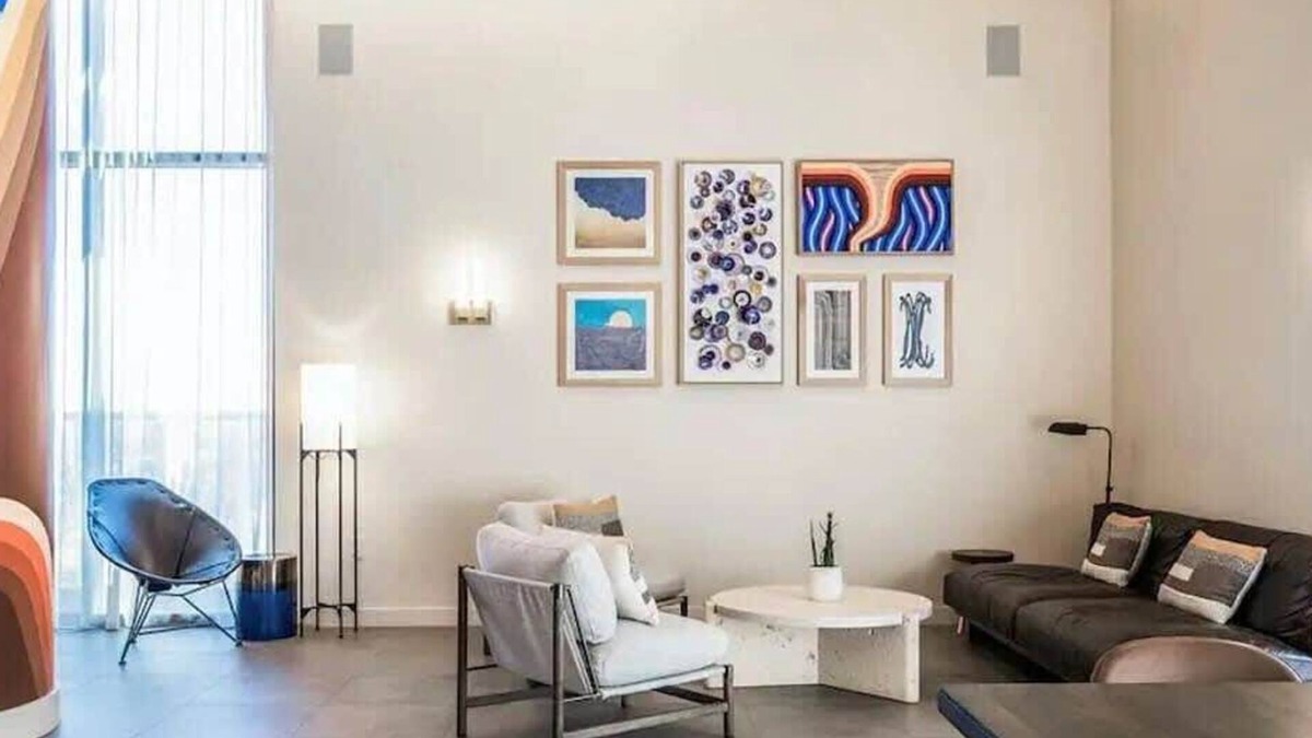 Rainey Street Historic District Condo | Austin Rogan | Heated Rooftop Pool| 2BR by Barclé