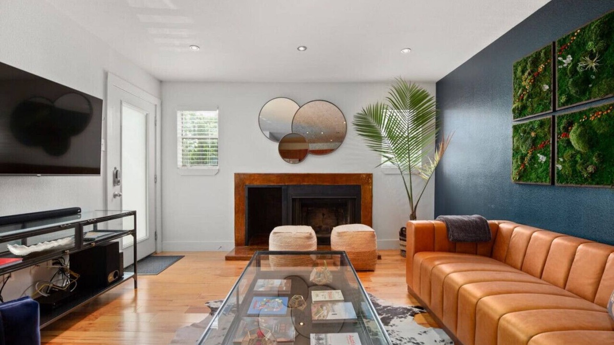 Clarksville Condo | Austin Vibes - A Hip Downtown Condo