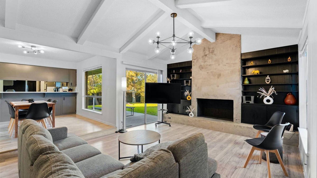 Barton Hills House | Austin Wildgrove 3BR House l Walk to Zilker
