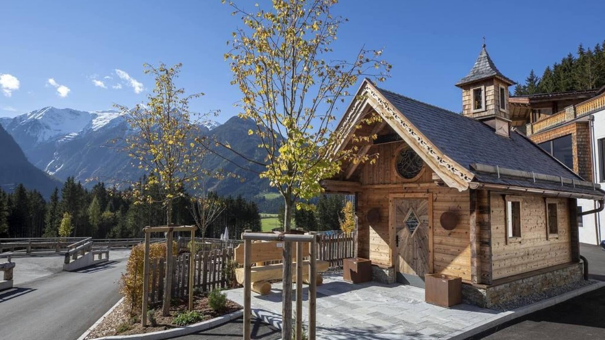 Schonbach Ski Chalet | Austrian Alps Chalet with Ski Access