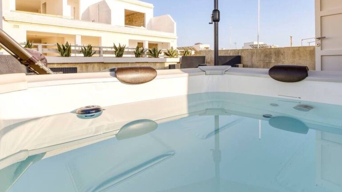 Naxxar House | Authentic 2BR House of Character with Jacuzzi