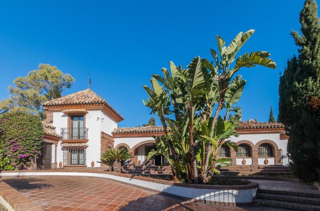 Urbanizacion Costabella Villa | Authentic Andalucia