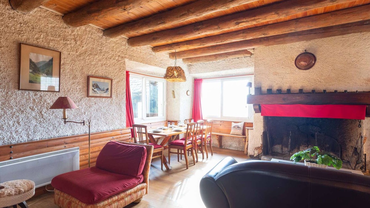 Saint-Lary-Soulan Apartment | Authentic barn in Saint-Lary-Soulan - sleeps 5, fireplace, ski locker