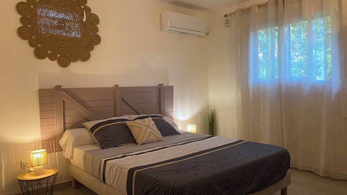 Les Abymes Villa | Authentic Creole Villa Stay - AC, WI-FI - Le Gosier, Guadeloupe