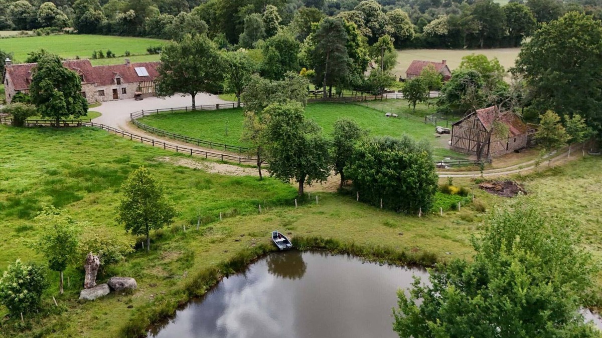 Ceauce Cottage | Authentic house in Normandy, pets allowed