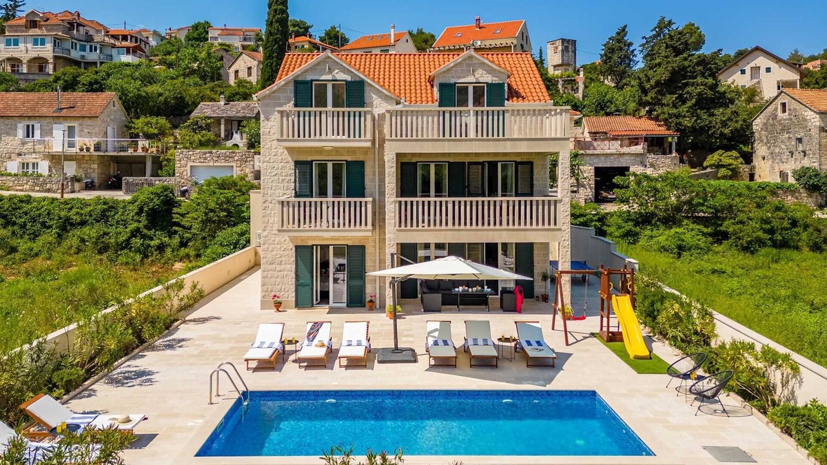 Splitska Villa | Authentic Luxurious Villa Janie