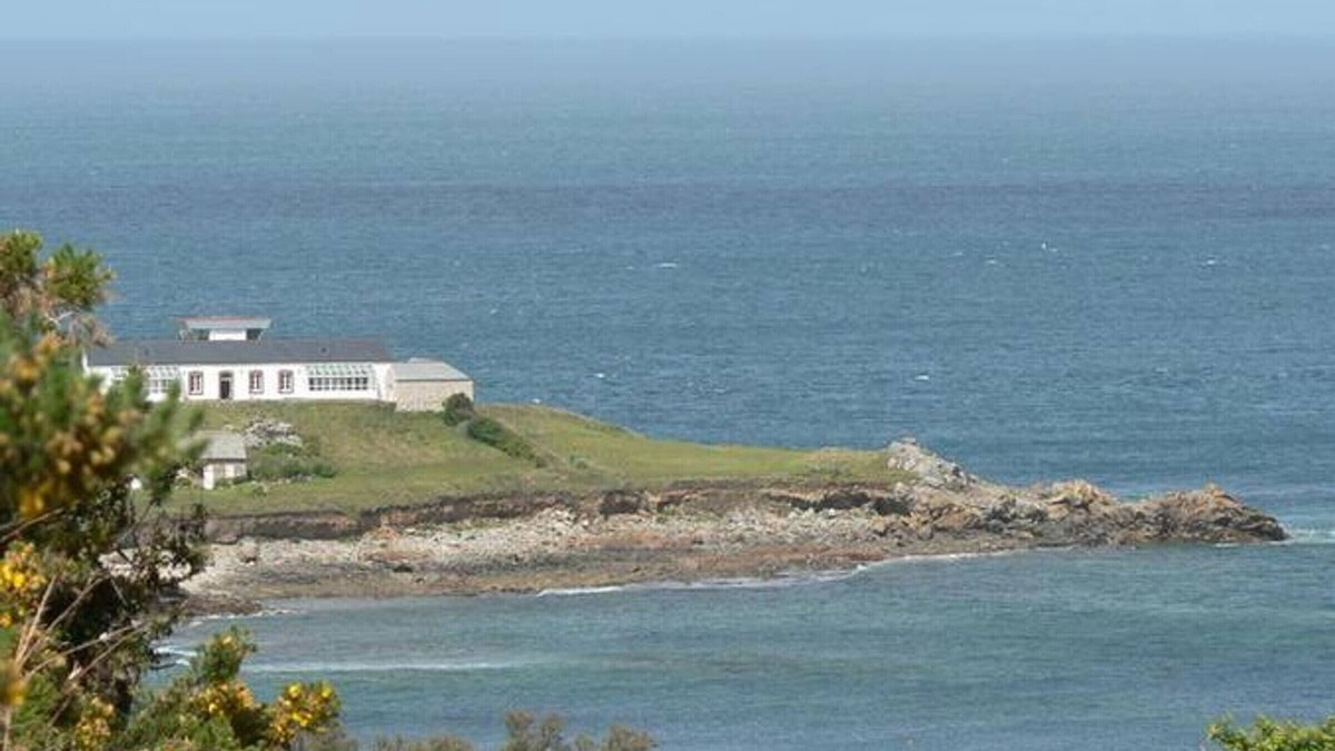 Digulleville Apartment | Authentic PMR studio in La Hague with Wifi and parking