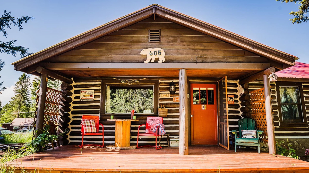 Martin City Cabin | Authentic Vintage Cabin 9 Miles from Glacier