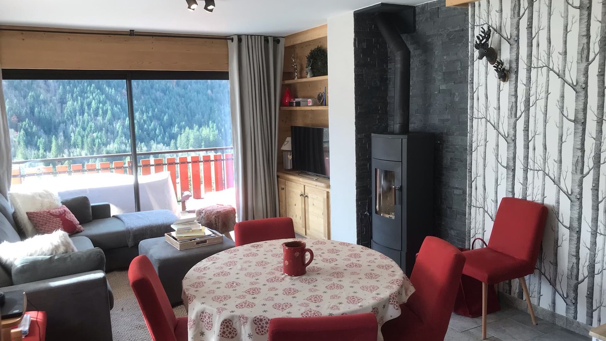 Chatel Apartment | Authenticity and comfort, free shuttle to the slopes and the center