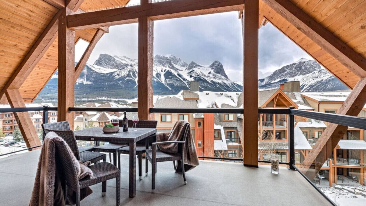 Canmore Apartment | Autumn Colors In The Mountains. Solar A Resort And Spa