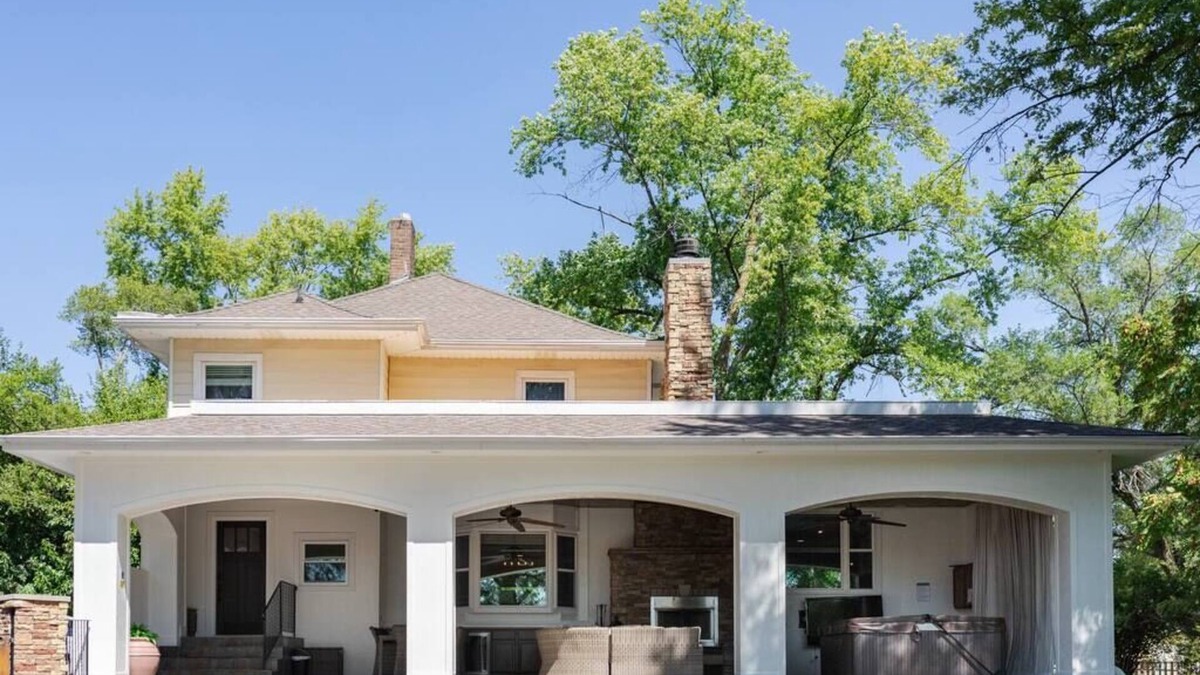 Greater South Side House | Autumn Escape: Spacious Home with Hot Tub