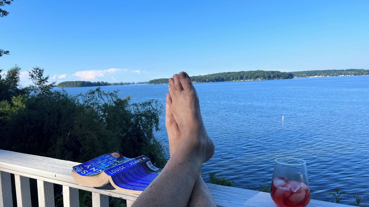 North Rose House | Autumn is Spectacular! Luxury Waterfront Sodus Bay, dogs welcome
