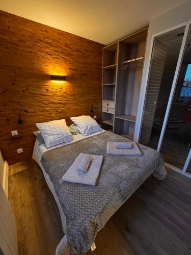 Riom-es-Montagnes Apartment | Aux 2 Lièvres