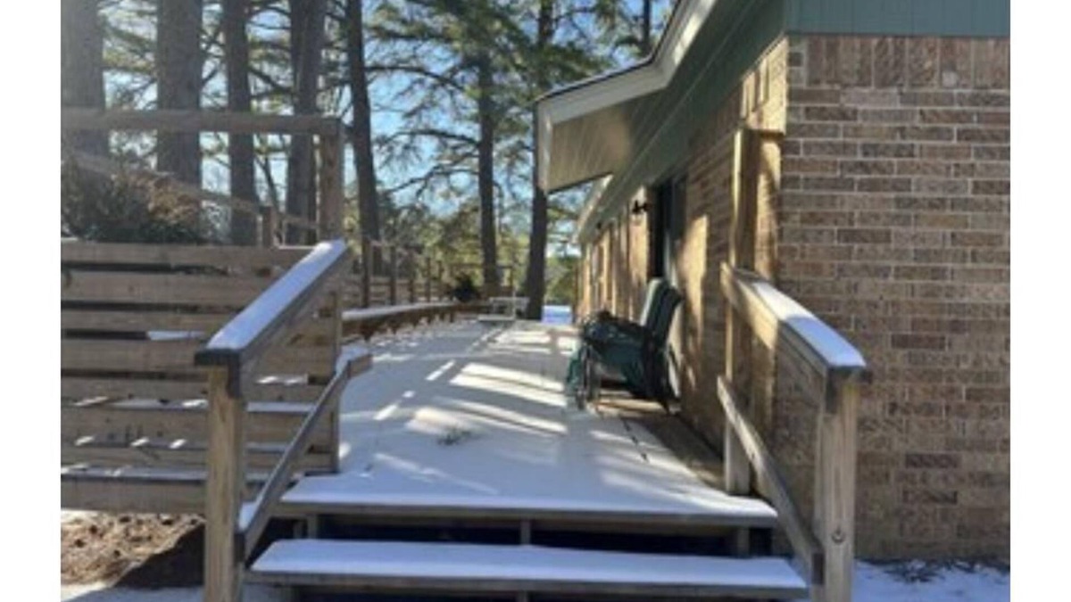 Perryville House | Available for 2024 Eclipse ground zero! Path of totality! Sleeps 6.