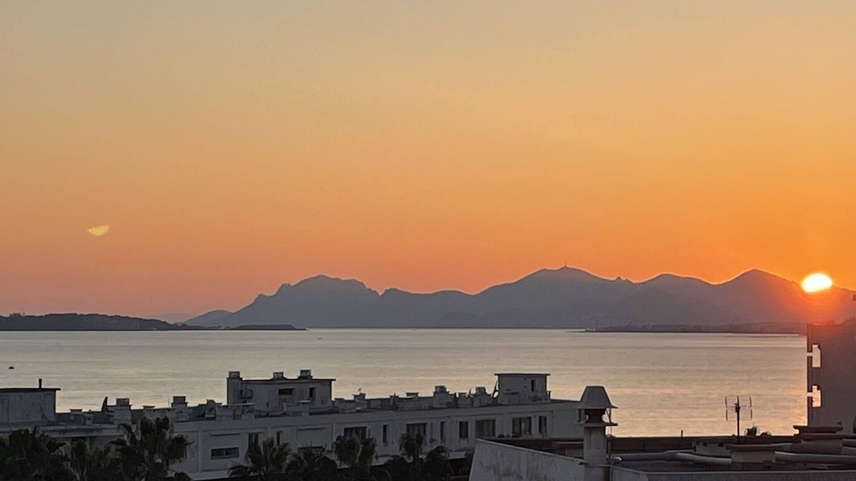 Juan-les-Pins Apartment | Available july august Juan pine forest beaches Penthouse sea view ROOFTOP Jacuzzi