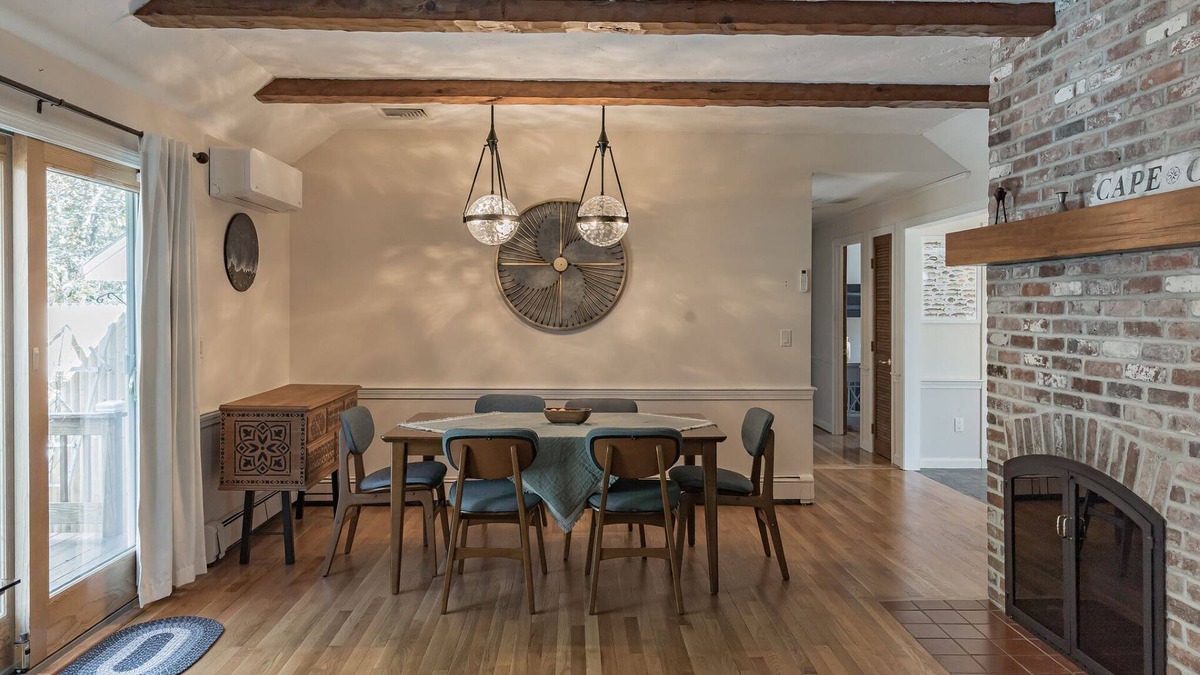 Marstons Mills House | Available off season! Family home, lots of space and yard, short drive to beach and shopping