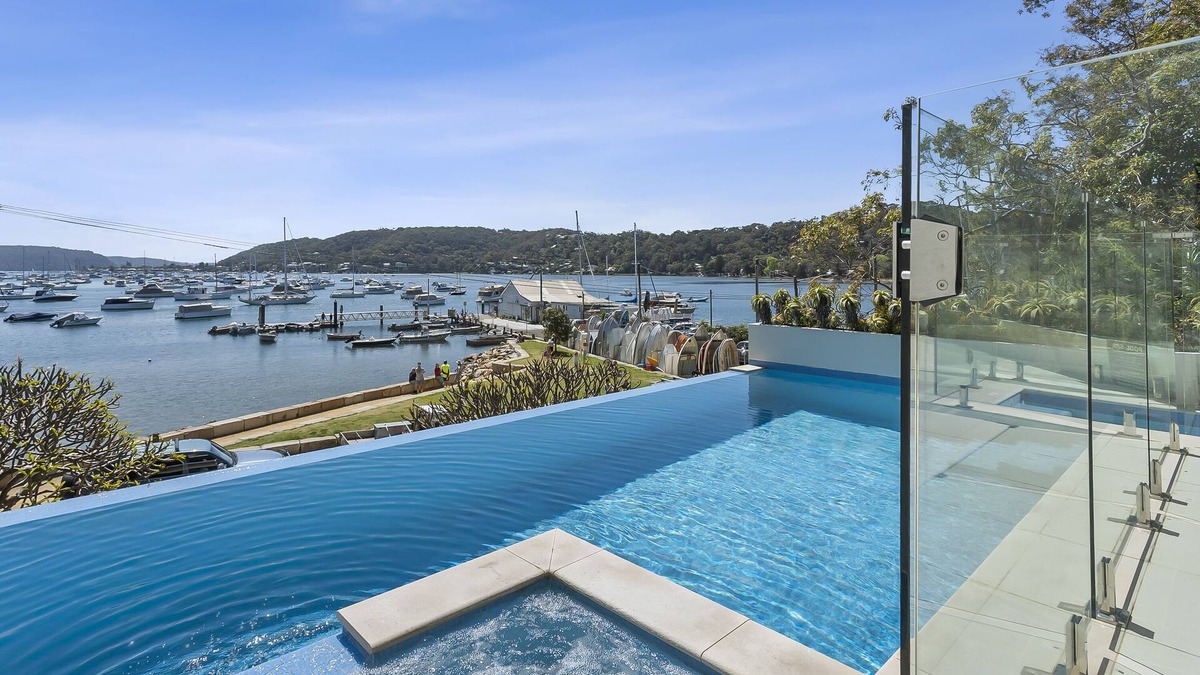 Avalon Beach House | Avalon Careel Bay Waterfront Lower Duplex Deck w exclusive use Infinity Pool