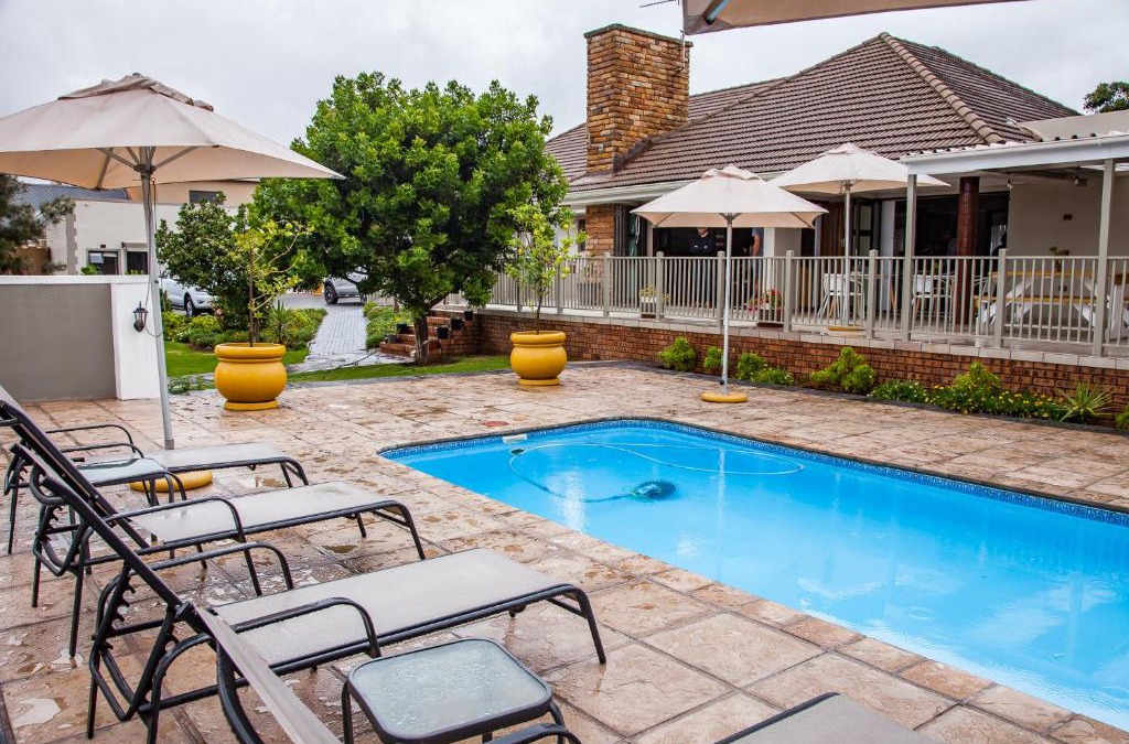 Vredenburg House | Avanti Guest Lodge
