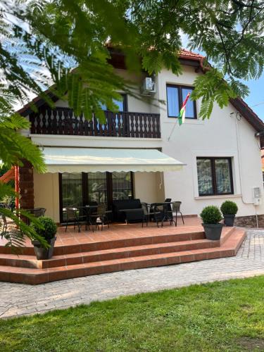 Revfulop House | Aventurin House *