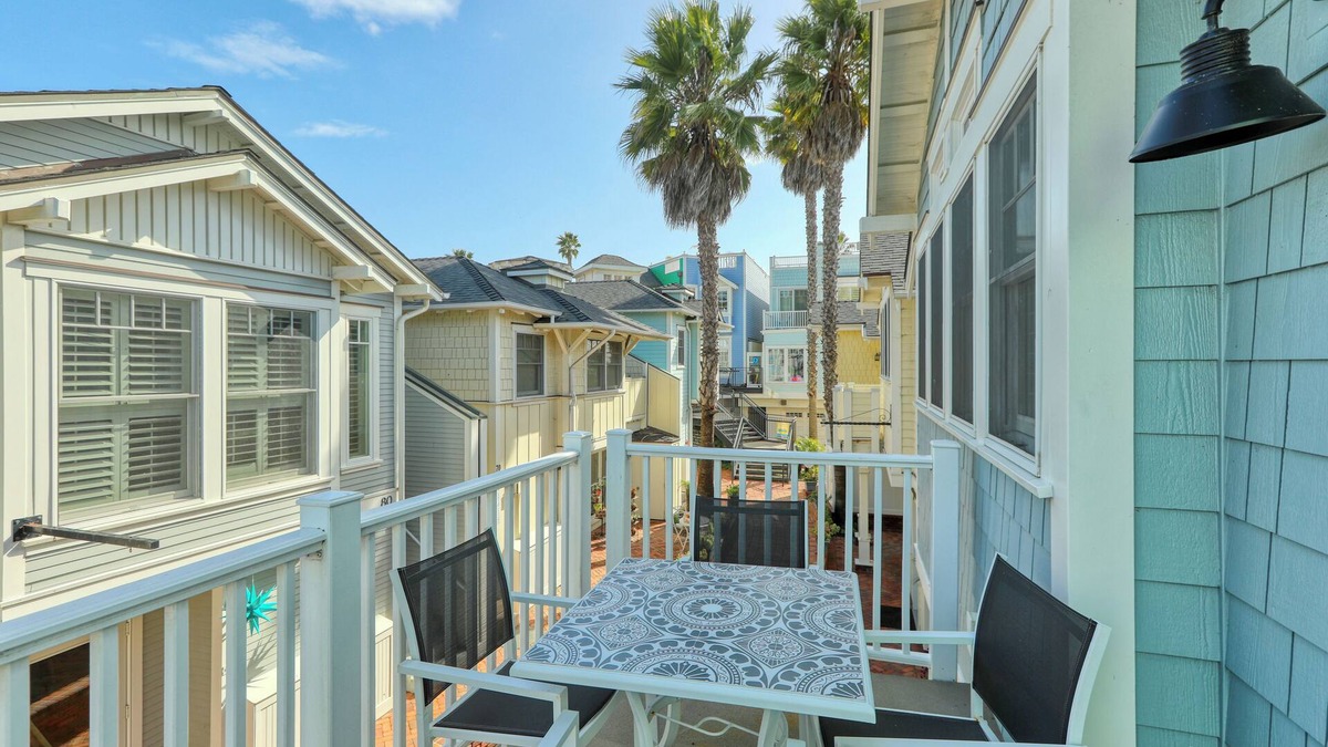 Avila Beach Condo | Avila Good Life - A luxury 2 Bdrm condo 3 houses from beach with ocean views