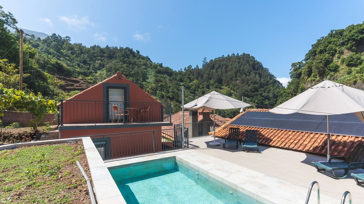 Sao Vicente Ski Chalet | Avo Maria House by Atlantic Holiday