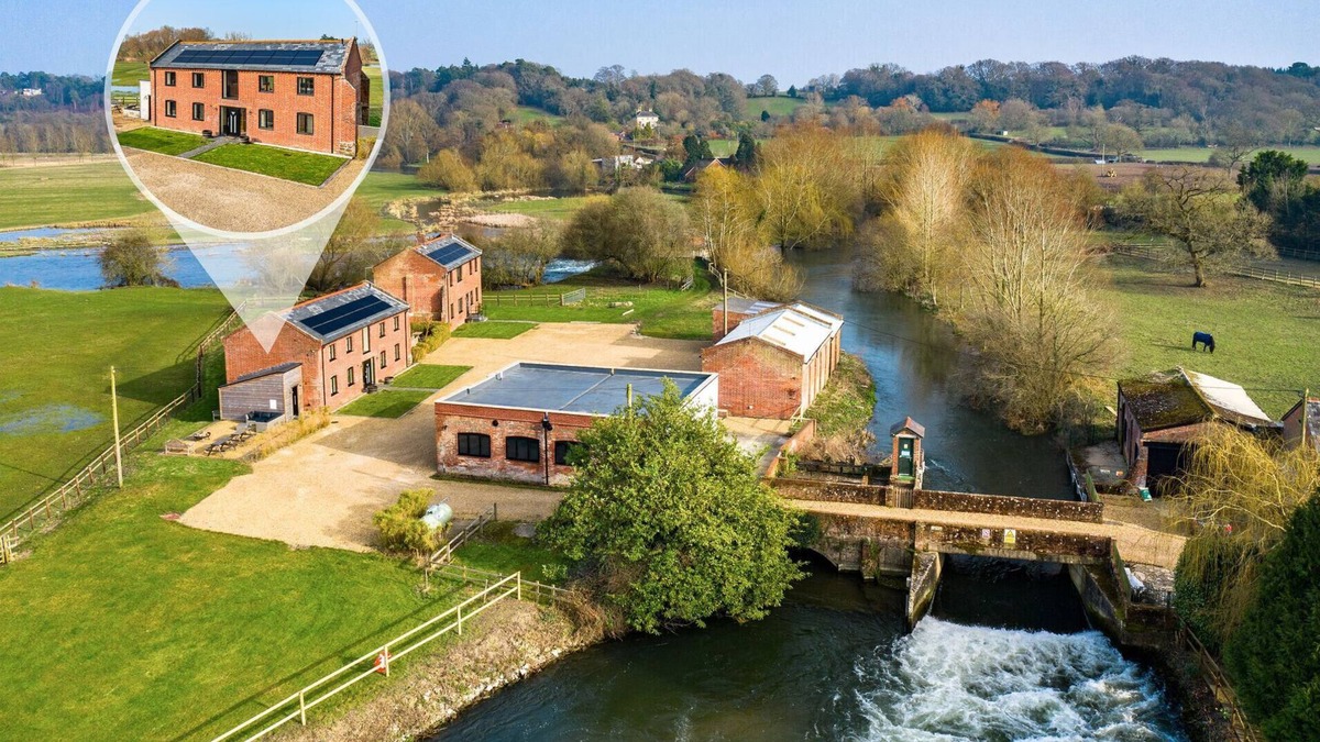 New Forest District House | Avon Mill - Five Bedroom House, Sleeps 10