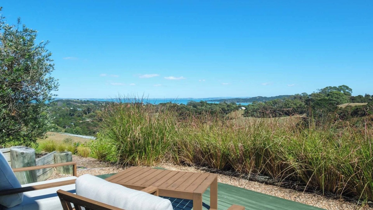 Palm Beach Apartment | Awaawa Yurts - Papa - Our Island
