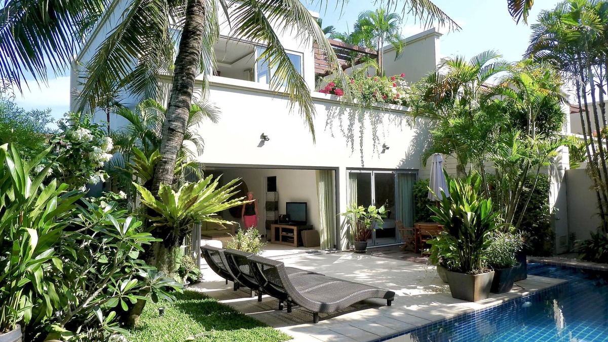 Cherngtalay Villa | Award winning luxury Phuket pool villa. Walk to the beach. Professionally run.