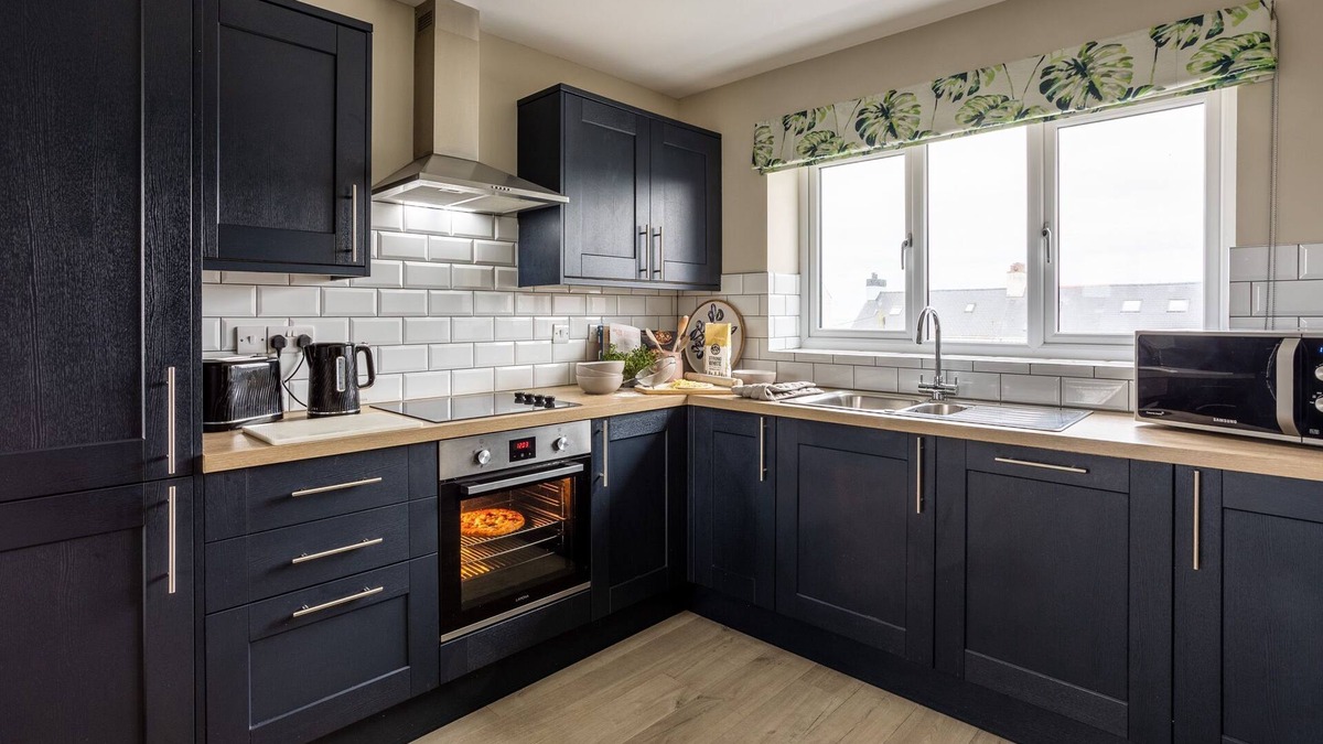 Rhosneigr House | Awelfa: Modern 3-Bed Home in Rhosneigr | Managed by Anglesey Holiday Lettings