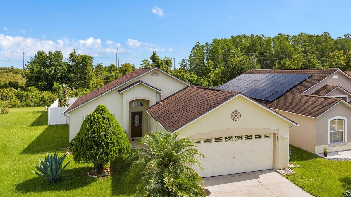 St. James Park House | Awesome 3BR/2BA Home, Private Pool (Extra Daily Charge to Heat), Disney Theme!