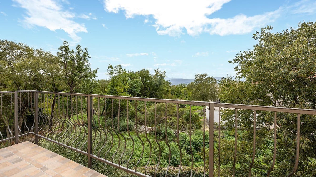 Imotski Apartment | Awesome apartment in Vinjani Donji