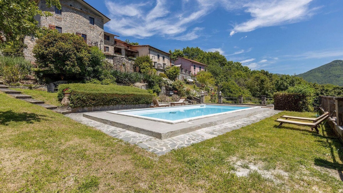 Comano Apartment | Awesome apartment in Comano -MS-