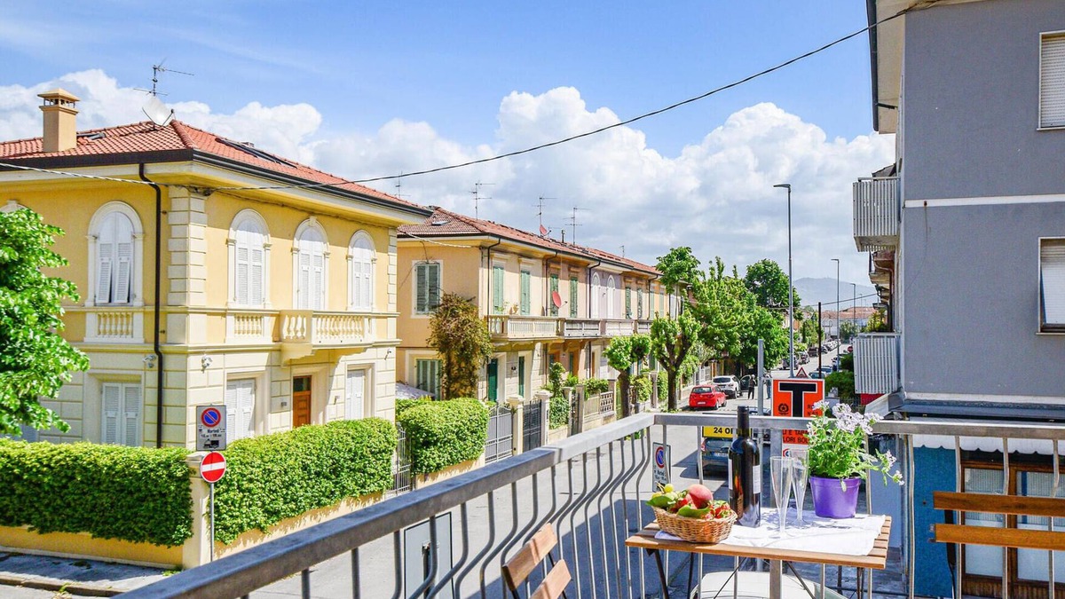 Ex Campo d'Aviazione Apartment | Awesome apartment in Viareggio