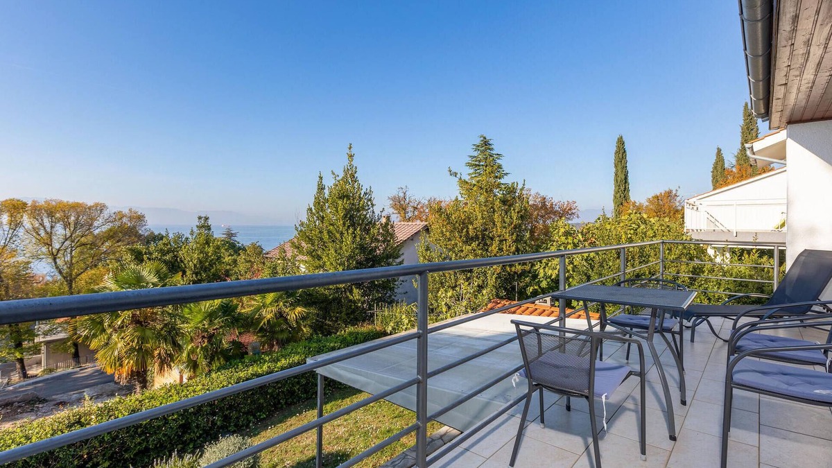 Njivice Apartment | Awesome apartment in Njivice with WiFi