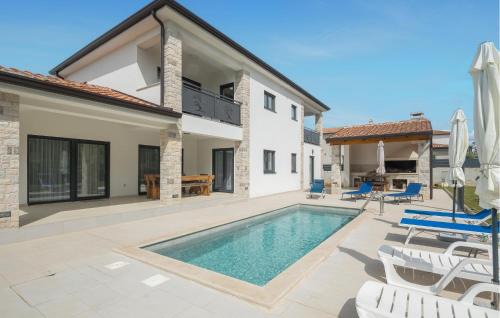 Gulici Apartment | Awesome Apartment In Porec With Wifi