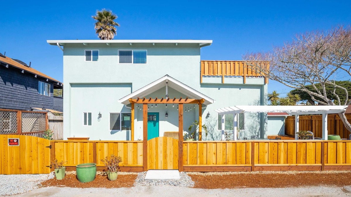 Opal Cliffs House | Awesome Beach House 1 block from Pleasure Point