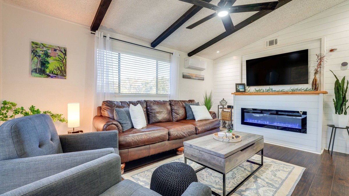 Canyon Lake House | Awesome Canyon Lake Home: Rooftop Deck & Fire Pit!