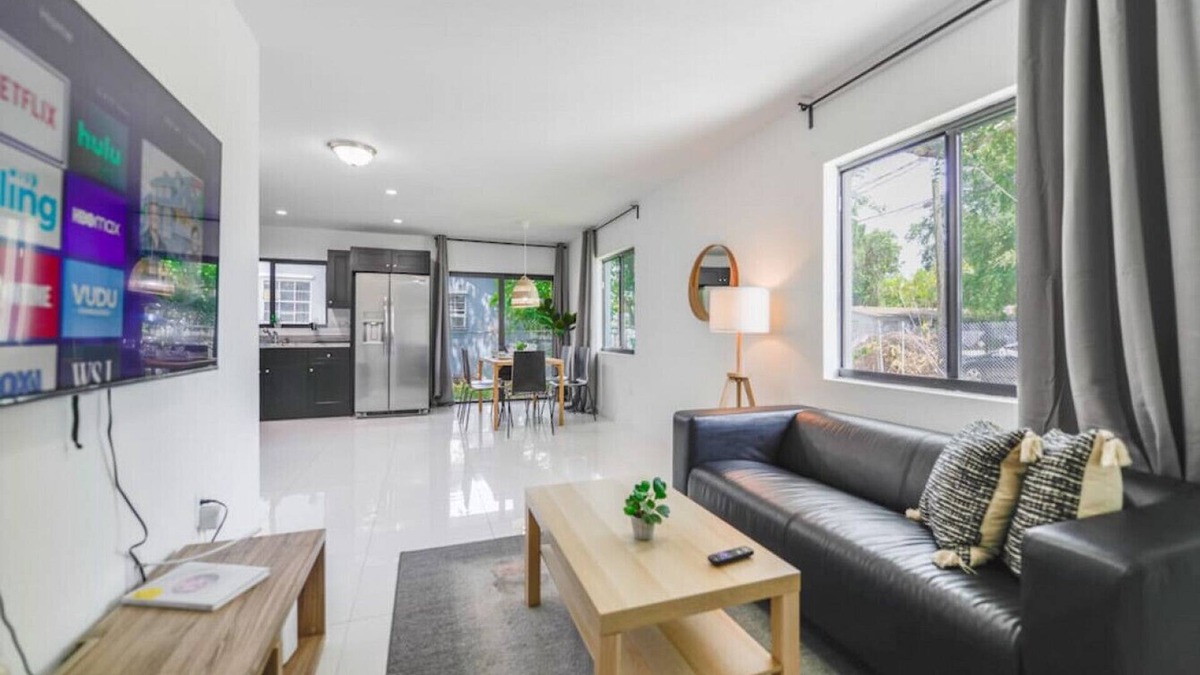 West Little River House | Awesome Duplex 3 Bedrooms 2 bathrooms