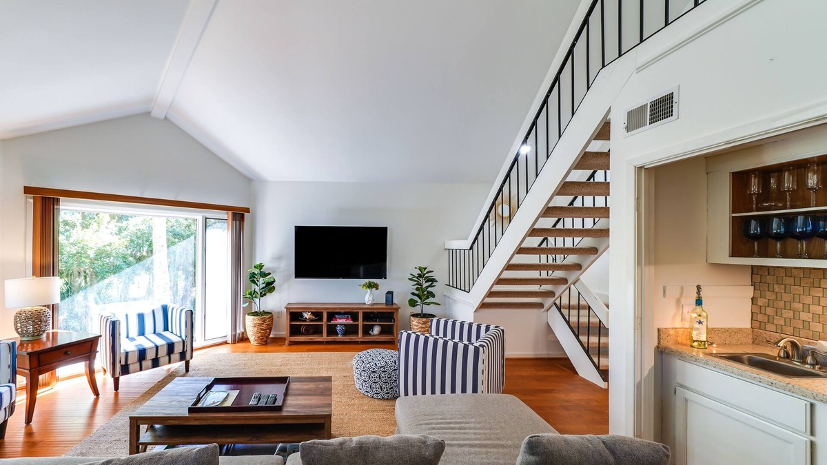 Spinnaker Beachhouses House | Awesome End Unit Spinnaker! 3 BR Close to Beach w/Amenity Cards! Pet Friendly!