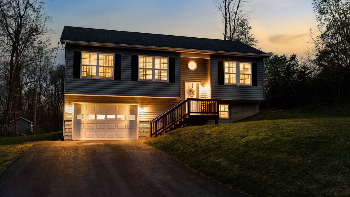 Millville House | AWESOME Family Cottage - 6 Mins to River, Hiking & Wineries