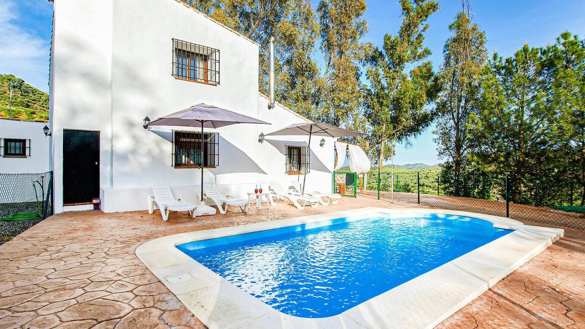 Colmenar House | Awesome home in Colmenar with WiFi