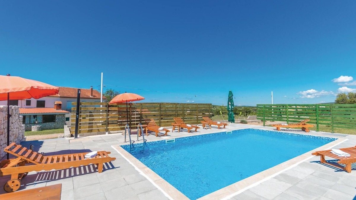 Donje Rastane House | Awesome home in Donje Rastane with WiFi