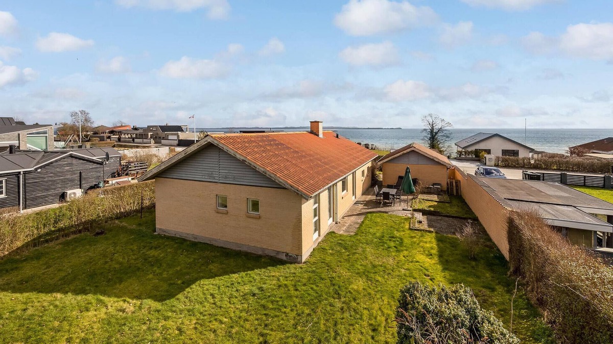 Skæring House | Awesome home in Egå with kitchen