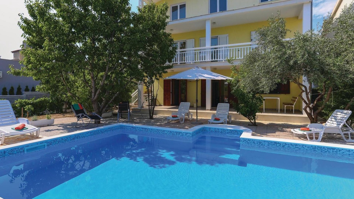 Kastel Novi House | Awesome home in Kastel Novi with WiFi