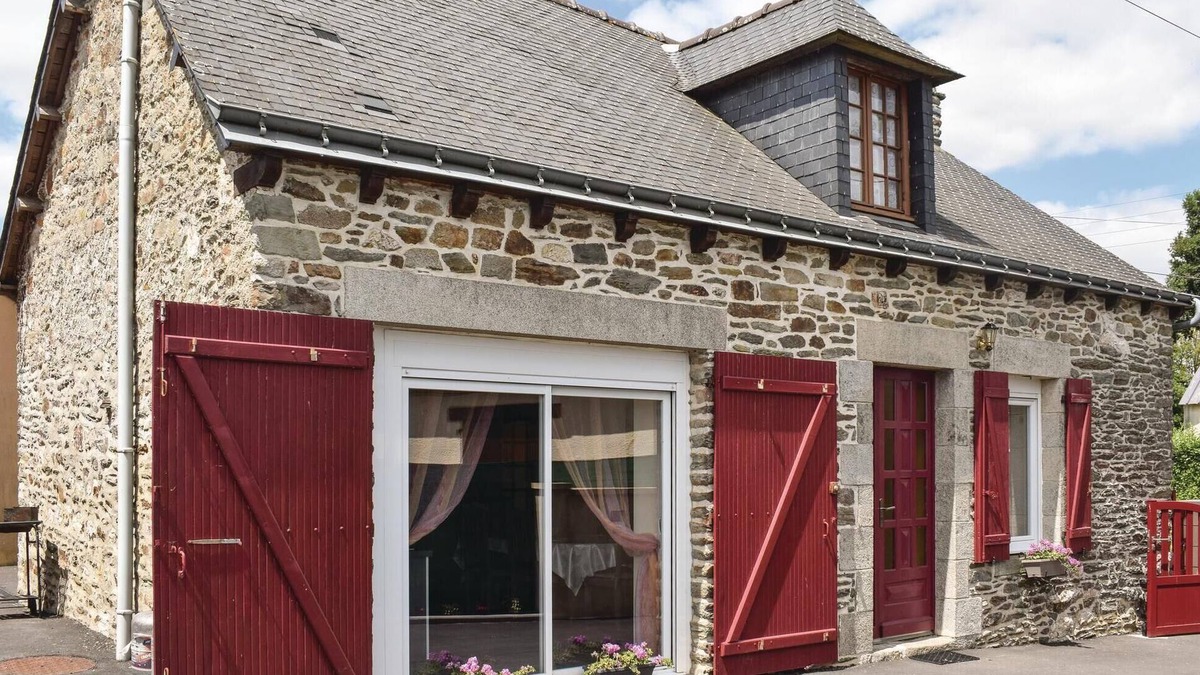 Le Cambout House | Awesome home in Le Cambout with WiFi