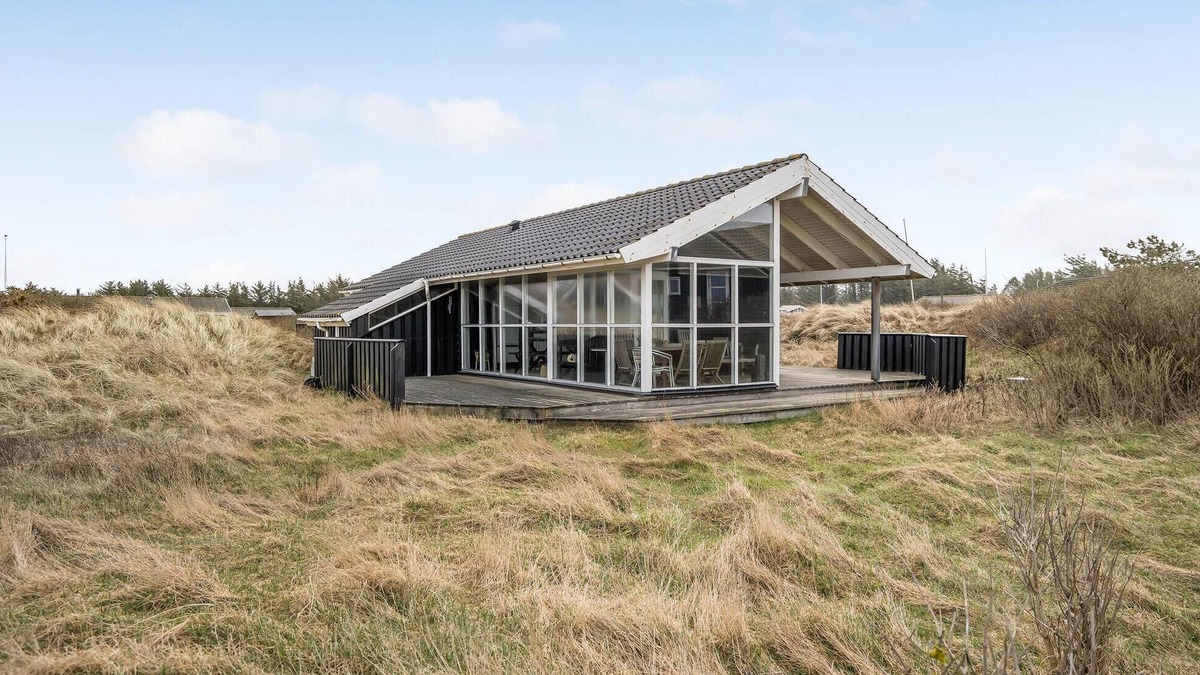 Hvorup Klit House | Awesome home in Løkken with WiFi