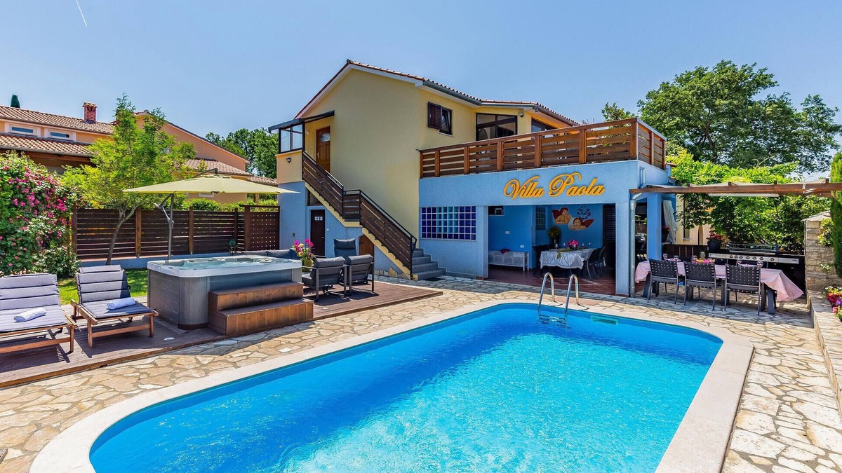 Loborika House | Awesome home in Marcana with kitchen