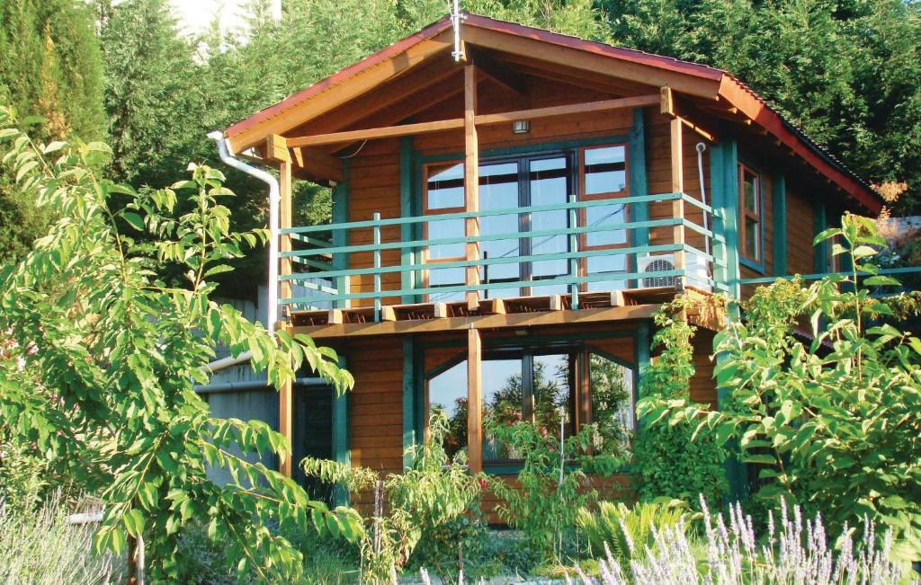 Molos House | Awesome home in Molos Kammena Vourla with 2 Bedrooms, Internet and Outdoor swimming pool