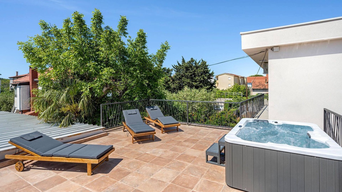 Pirovac House | Awesome home in Pirovac with kitchen